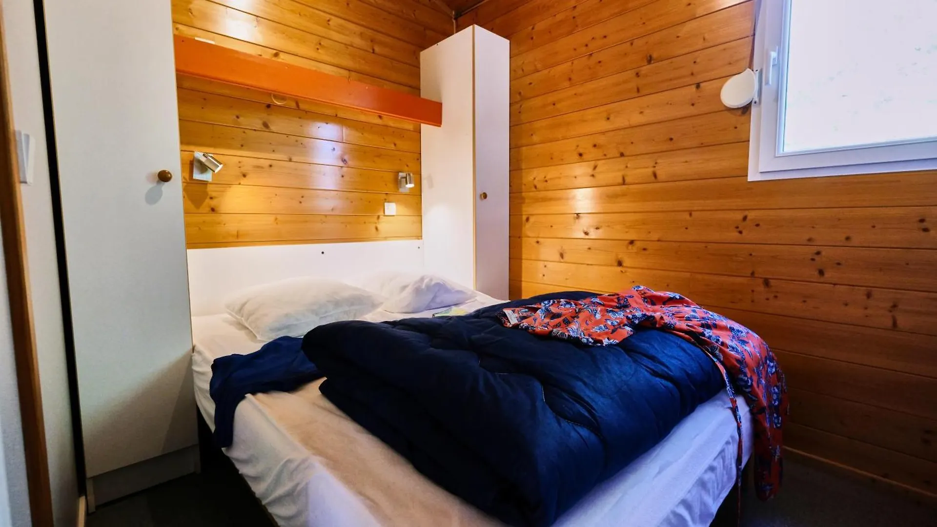 Camping Le Couriou Recoubeau-Jansac 4*,