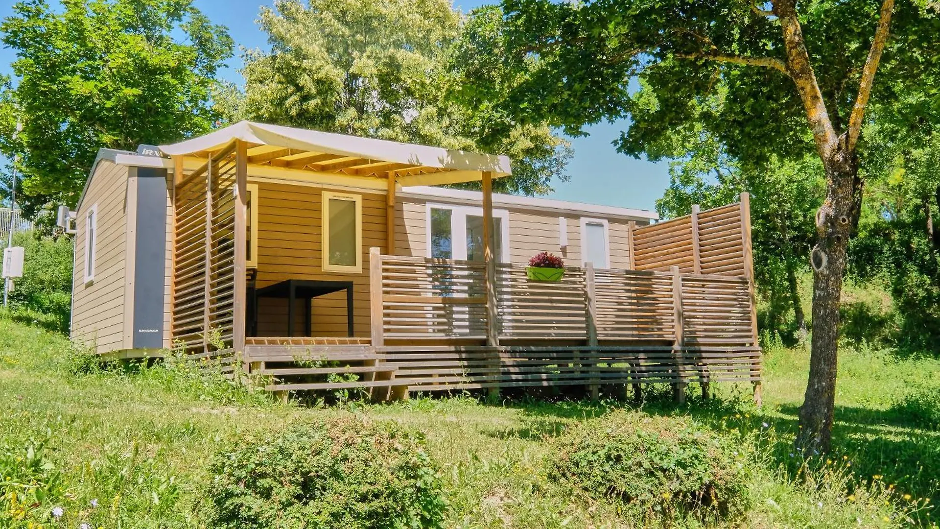Κάμπινγκ Camping Le Couriou Recoubeau-Jansac